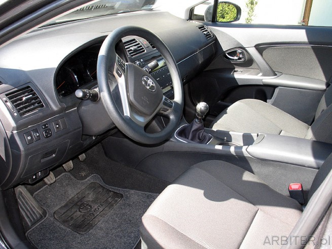 Wnętrze nowego Avensisa Luna