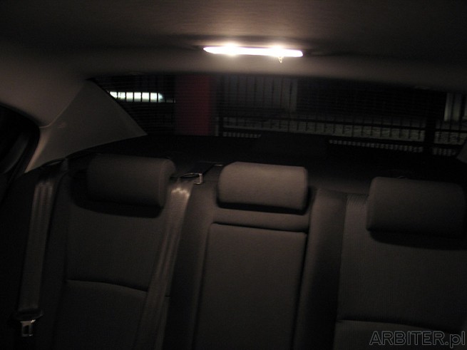 Tylna część kabiny ma osobne oświetlenie